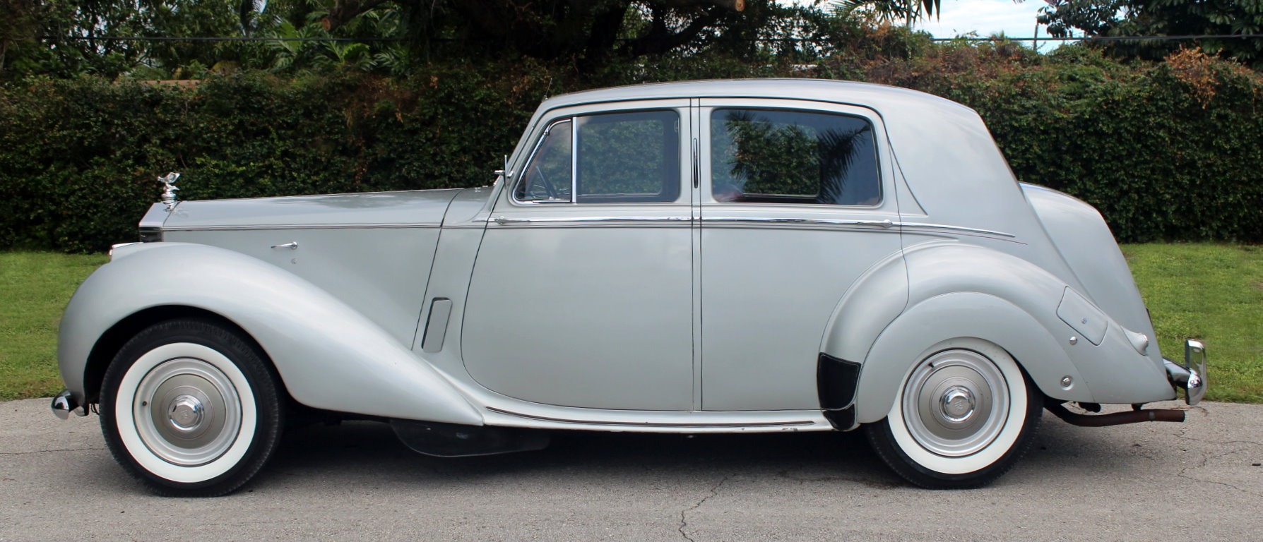 Used-1952-Rolls-Royce-Silver-Dawn