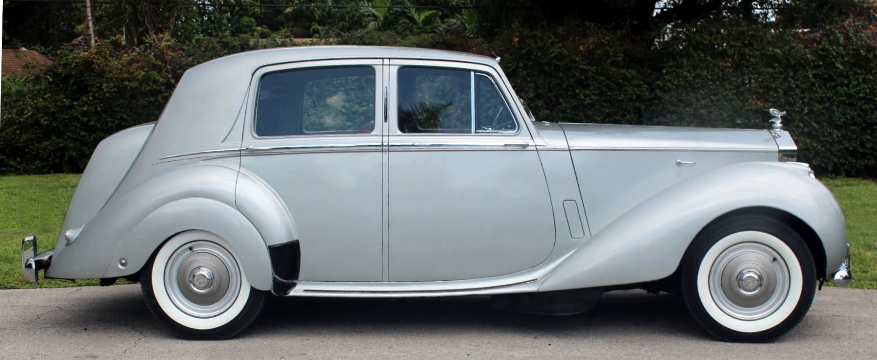 Used-1952-Rolls-Royce-Silver-Dawn