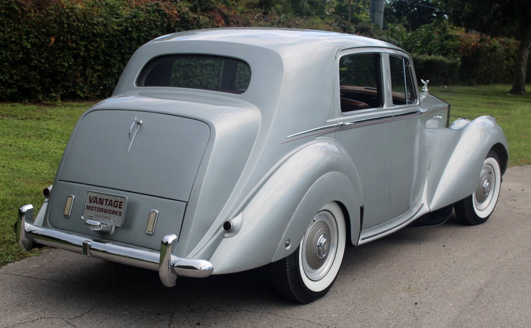 Used-1952-Rolls-Royce-Silver-Dawn