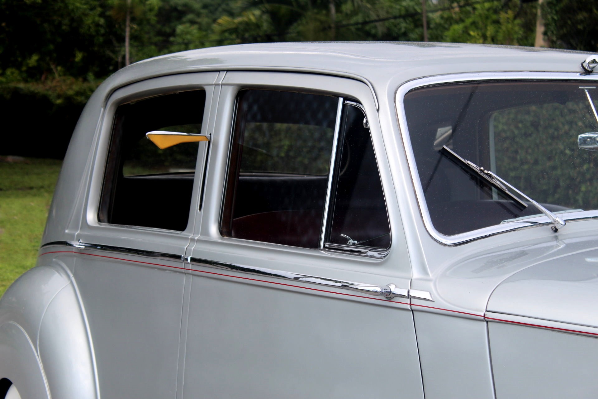 Used-1952-Rolls-Royce-Silver-Dawn