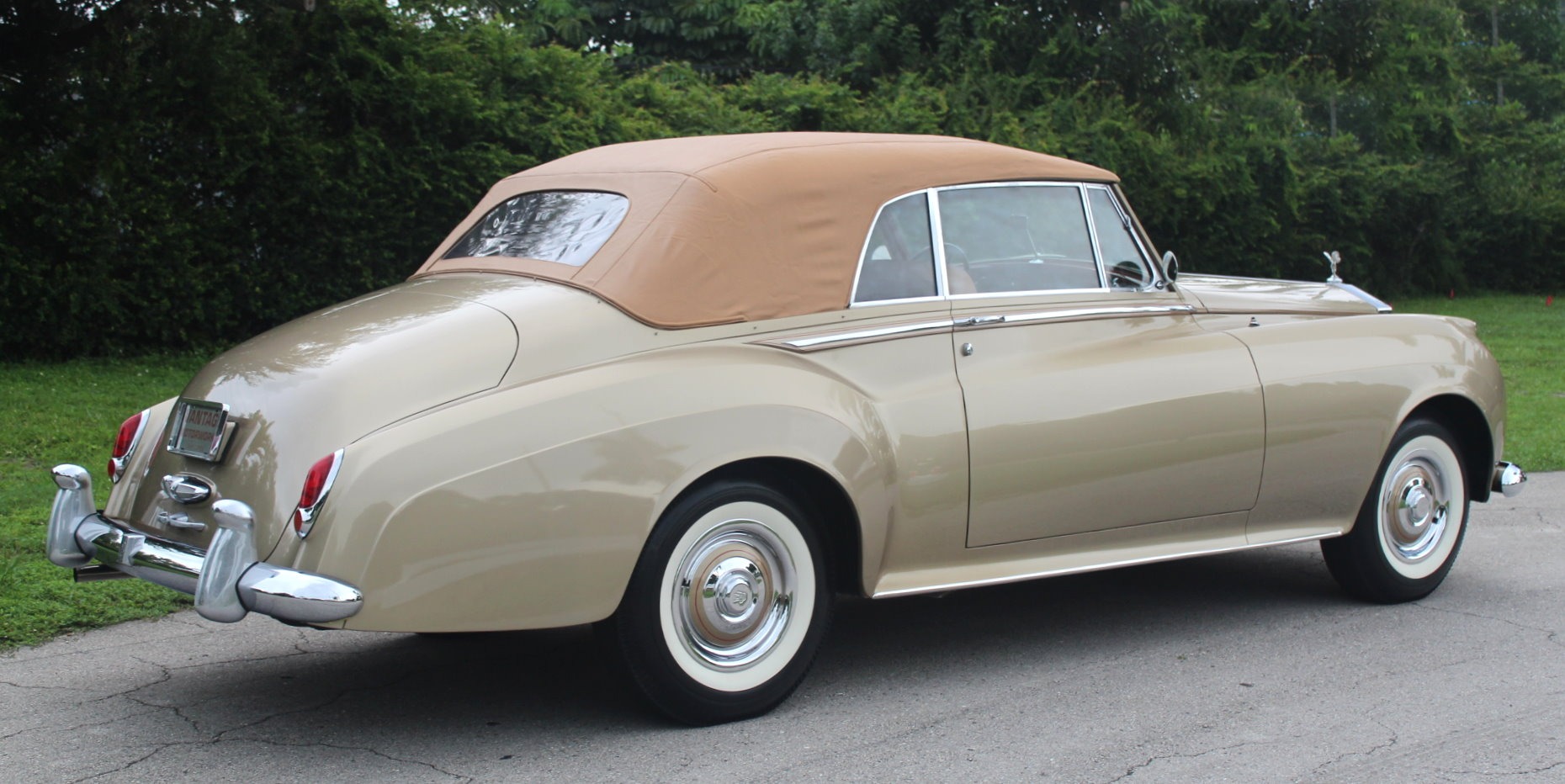 Used-1959-Rolls-Royce-Silver-Cloud-I-HJ-Mulliner