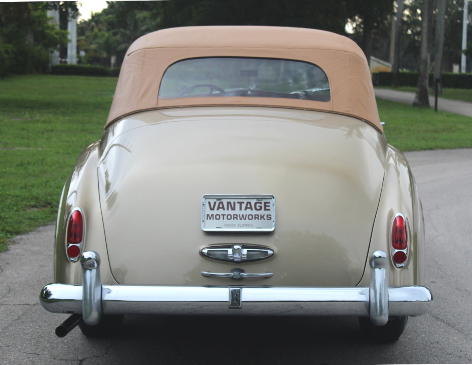 Used-1959-Rolls-Royce-Silver-Cloud-I-HJ-Mulliner