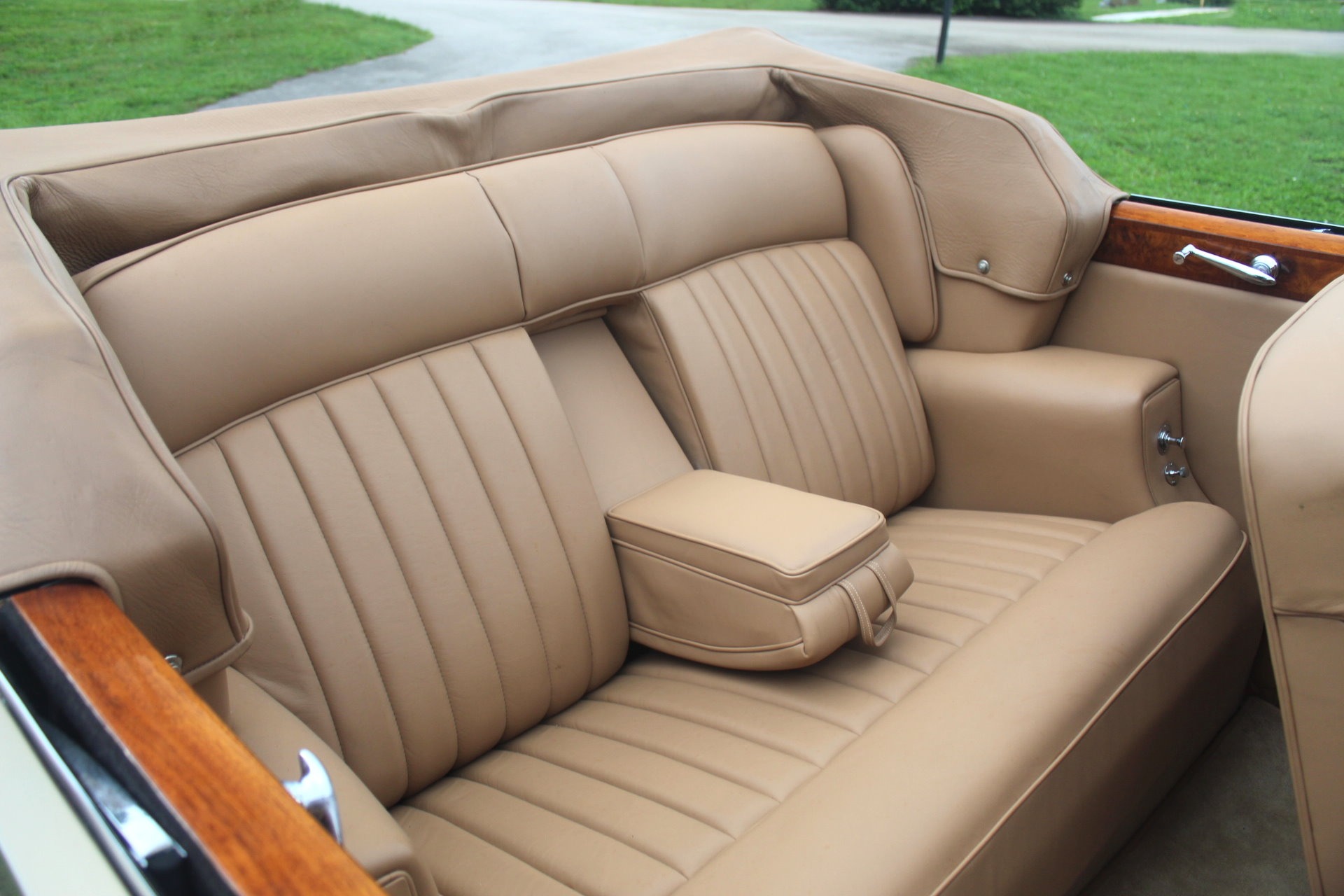 Used-1959-Rolls-Royce-Silver-Cloud-I-HJ-Mulliner
