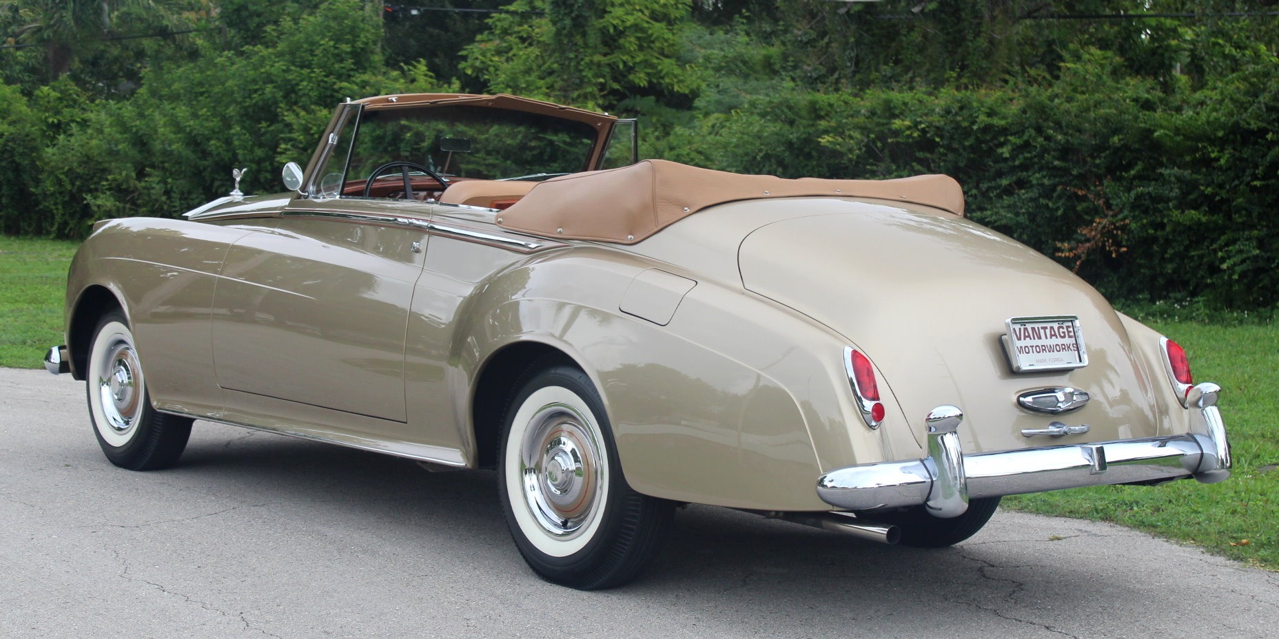 Used-1959-Rolls-Royce-Silver-Cloud-I-HJ-Mulliner