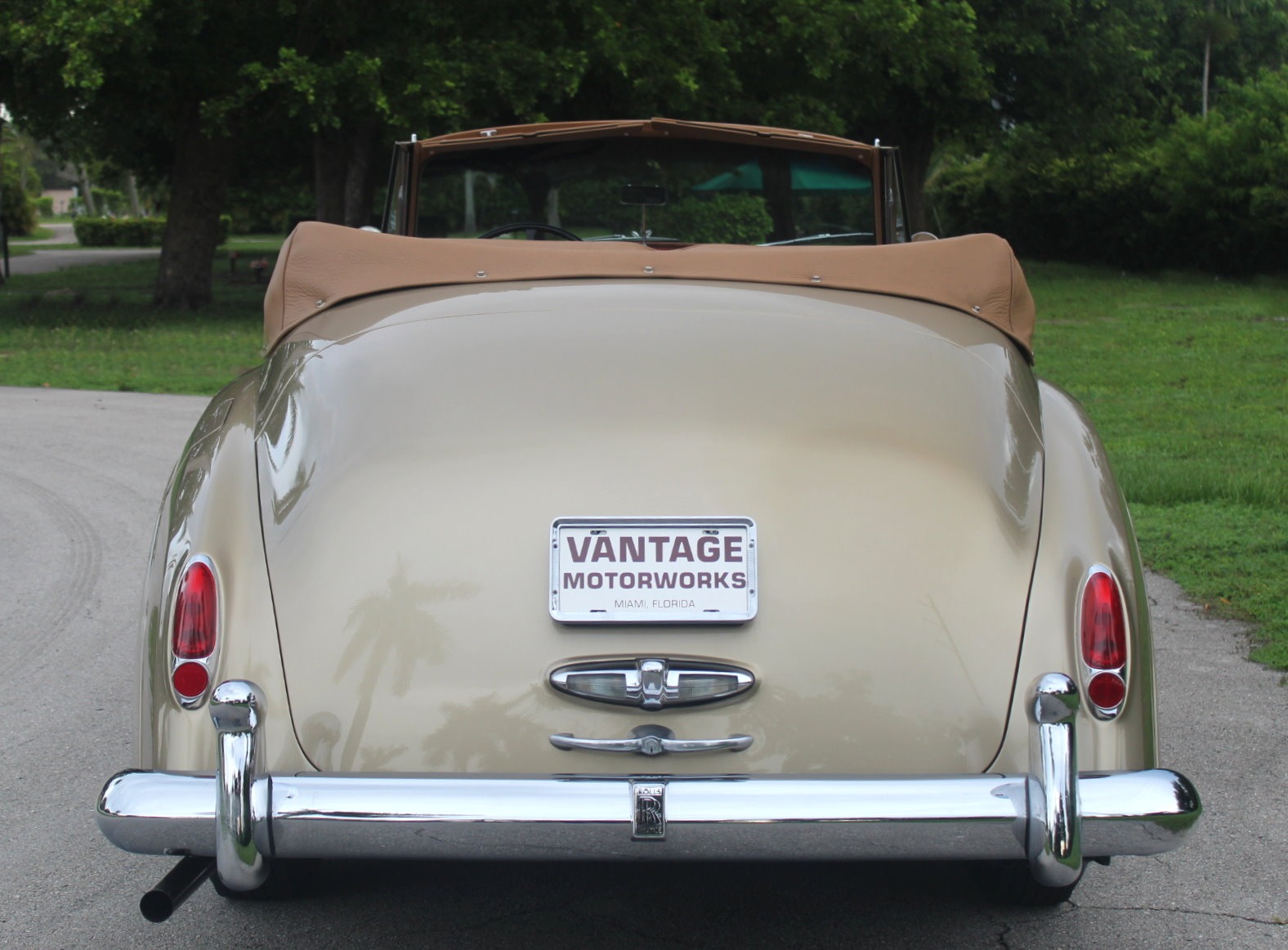 Used-1959-Rolls-Royce-Silver-Cloud-I-HJ-Mulliner